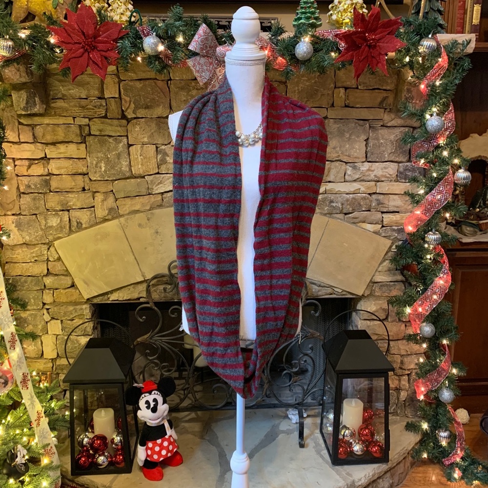 NWOT Red and Gray Striped Infinity Scarf - Picture 7 of 8